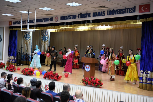 Çocuklar Bayram Neşesini Manas’ta Yaşadı